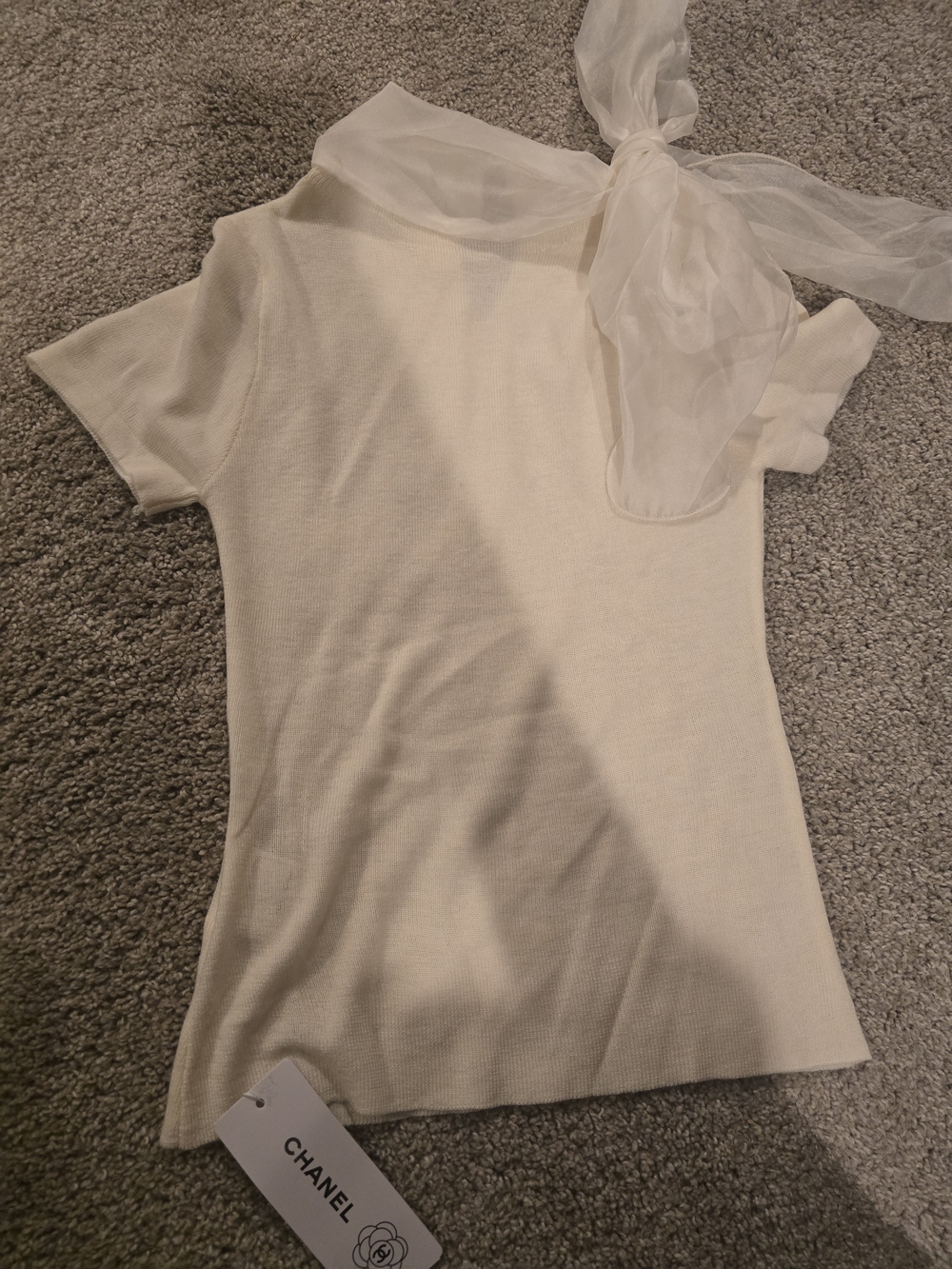 Chanel Cream Short-Sleeve Knit Top with Sheer Neck Bow - Picture 3 of 9